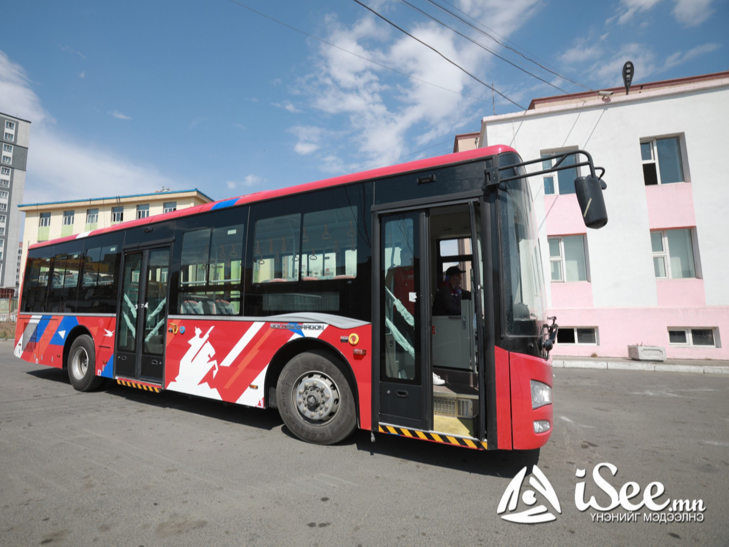 "Нүүдэлчин" дэлхийн соёлын наадам руу иргэдийн тээвэрлэх автобусны хураамж 2300 төгрөг байна 