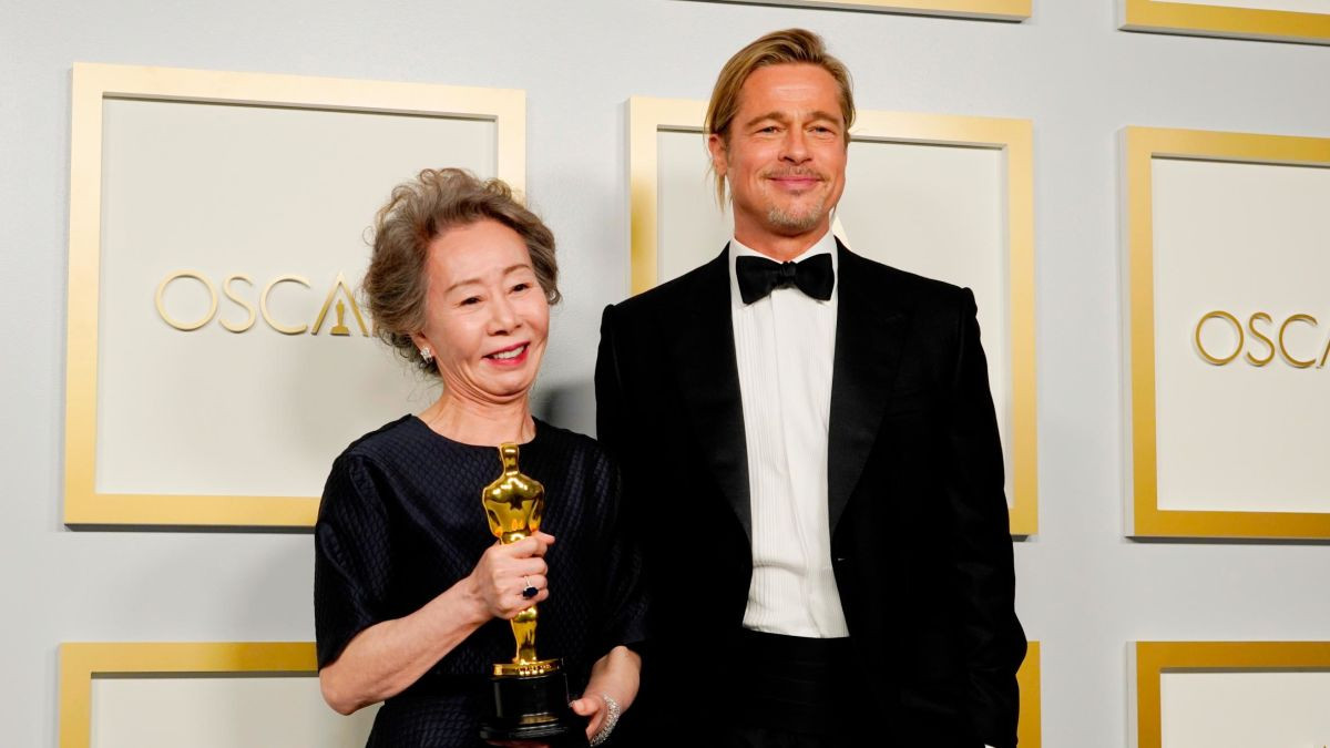  БНСУ-н жүжигчин Юн Ёо Жун "Minari" киногоор анх удаа академийн шагналд нэр дэвшиж шилдэг туслах эмэгтэй дүрийн шагналыг хүртлээ