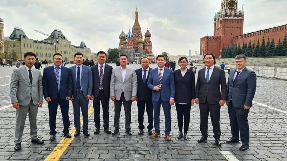ОХУ руу хэлцэл хийхээр явсан хувийн хэвшлийн төлөөлөл. Москва хот
