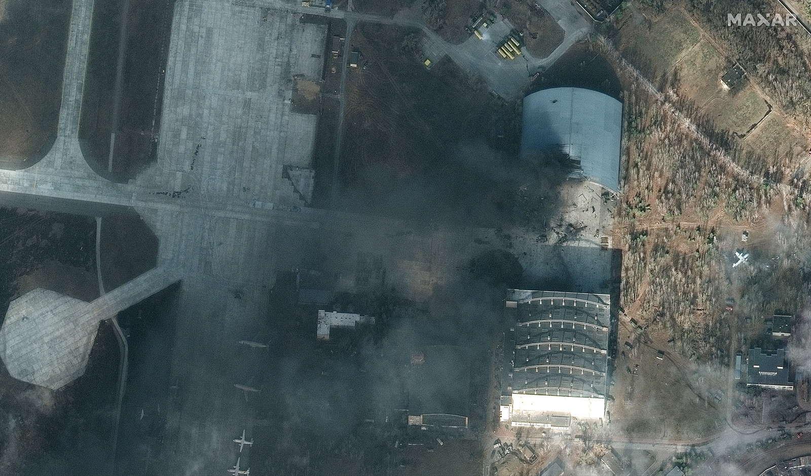 2-р сарын 27-нд Украины Хостомел хотын Антонов нисэх онгоцны буудлыг хиймэл дагуулын зураг.