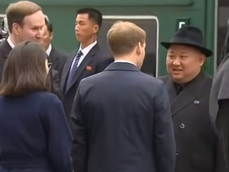 ВИДЕО: ОХУ-ын албаныхан Ким Жон Уныг Владивосток хотод угтаж авжээ