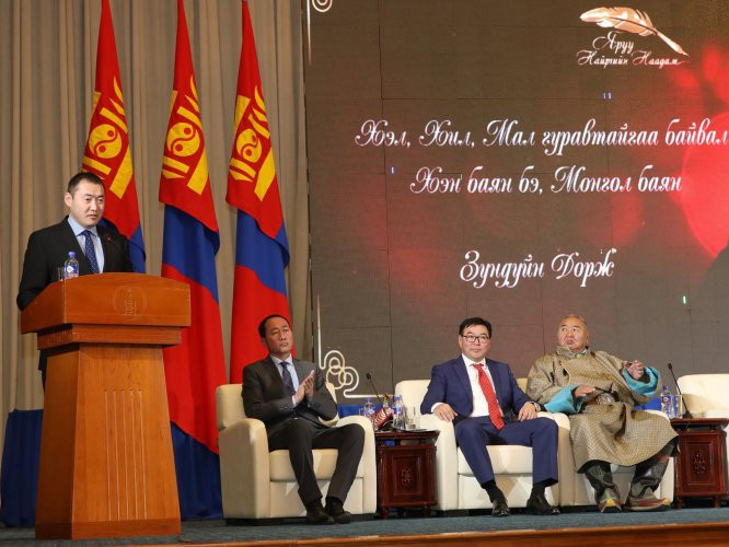 Ерөнхийлөгч Мянган малчны чуулганд оролцогчдод илгээлт хүргүүллээ