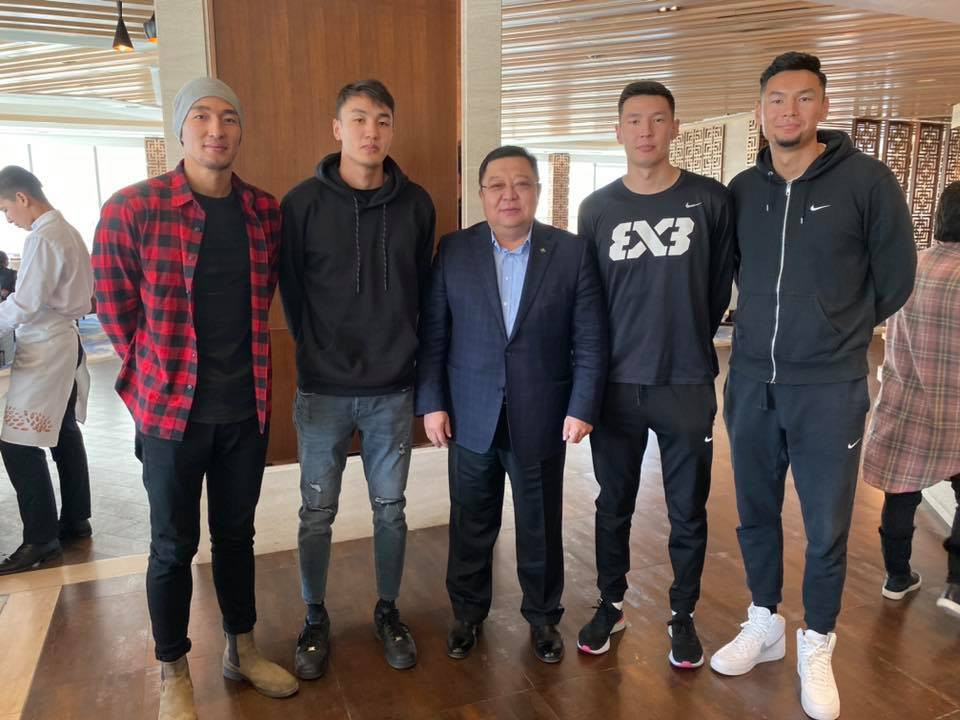 Монголын сагсан бөмбөмбөгчид С.Эрдэнэд талархал илэрхийлжээ