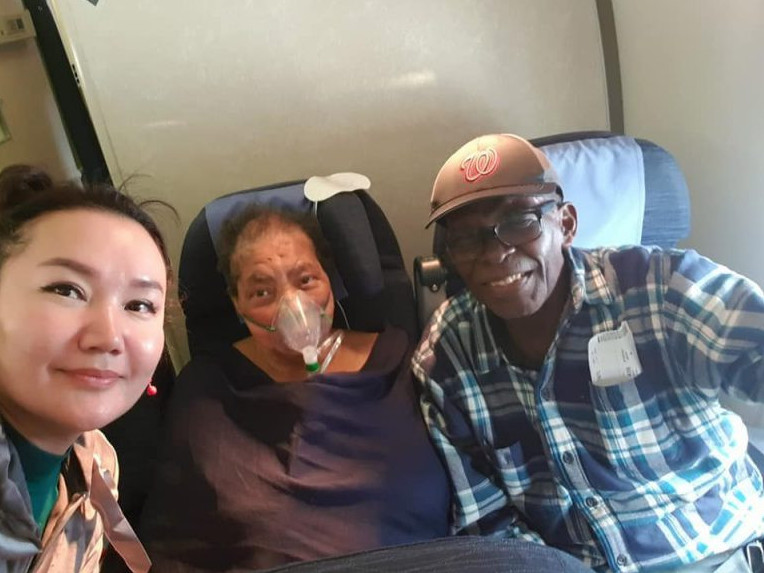 Монгол эмэгтэй онгоцонд гадаадын иргэний амийг аварчээ