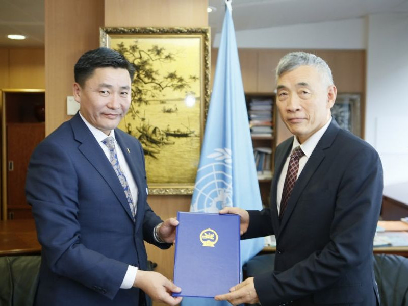 Монгол Улсын Ерөнхийлөгчийн захидлыг ЮНЕСКО-д гардуулав