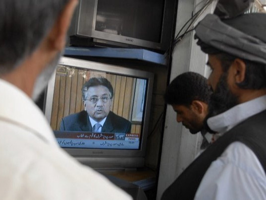 Пакистаны ерөнхийлөгч асан Мушаррафыг эрх мэдэл төвлөрүүлсэн зэрэг үндэслэлээр цаазын ял оноожээ
