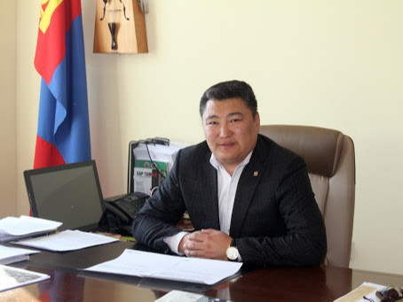 Говь-Алтай аймгийн Засаг дарга  В.Рэнцэндоржийг ажлаас нь чөлөөллөө