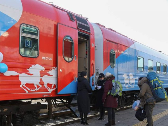 УБТЗ: Улаанбаатар-Москва-Улаанбаатар чиглэлийн галт тэрэгний хөдөлгөөнийг зогсоолоо