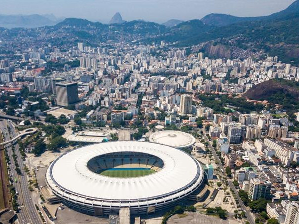 Бразил улс хөл бөмбөгийн хүрээлэнгүүдээ эрүүл мэндийн төвийн зориулалтаар ашиглана
