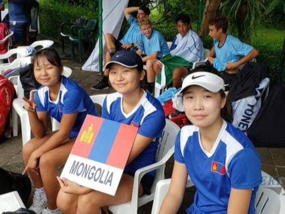 Индонезид тэмцээнд оролцсон монгол охид эх орондоо ирж чадалгүй 40 хонож байна