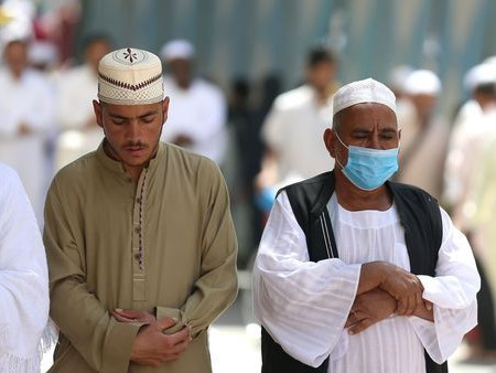 Мароккод амны хаалт зүүгээгүй иргэдийг гурван сар хүртэлх хугацаагаар хорино