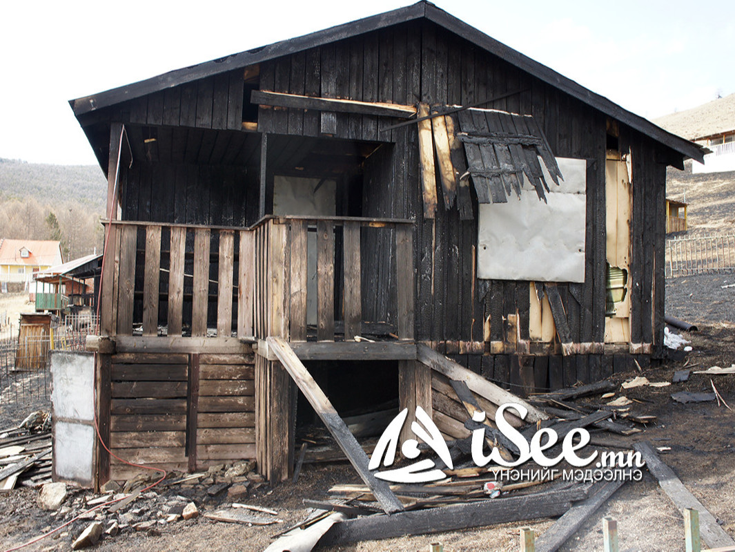 СУРВАЛЖИЛГА: Яргайтын Богинын аманд дэгдсэн түймэрт байшингууд нурам болтлоо шатжээ