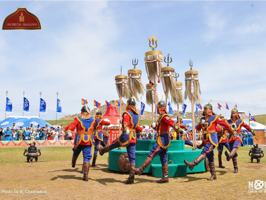 ТЭД БИДНИЙ ТУХАЙ: Монгол улсын зарим иргэд уламжлалт баяр наадмынхаа талаар шүүмжлэлтэй хандаж байна