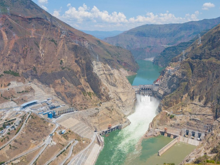 ФОТО: Дэлхийн хамгийн “Ухаалаг технологи” бүхий усан цахилгаан станц 