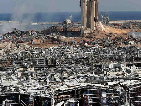 Бейрутын боомтоос химийн аюултай бодис бүхий 79 чингэлэг илрүүлжээ
