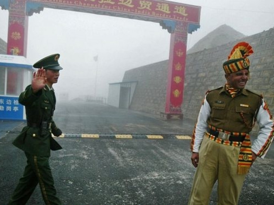 Хятад цэргүүд Энэтхэгийн таван иргэнийг хулгайлжээ