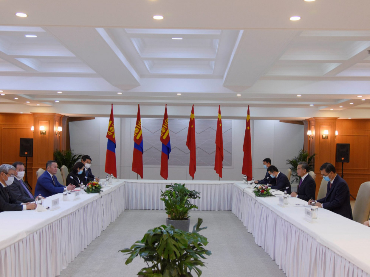 БНХАУ-ын Гадаад хэргийн сайд Ван И Монгол Улсын Ерөнхийлөгч Х.Баттулгад бараалхлаа