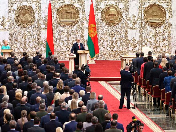 А.Лукашенкогийн тангараг өргөх ёслолыг “хулгайч шиг үйлдэл хийсэн” гэж шүүмжиллээ