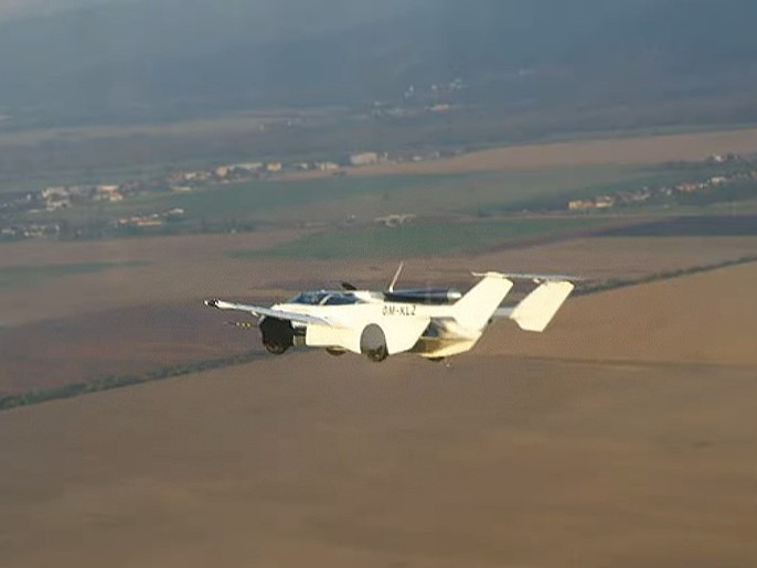 ВИДЕО: “AirCar” компанийн нисдэг машин анхны туршилтын нислэгээ хийжээ 