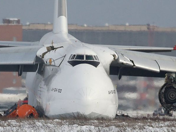 ВИДЕО: Дэлхийн хамгийн том ачааны нисэх онгоц ОХУ-ын нутаг дэвсгэрт осолдов