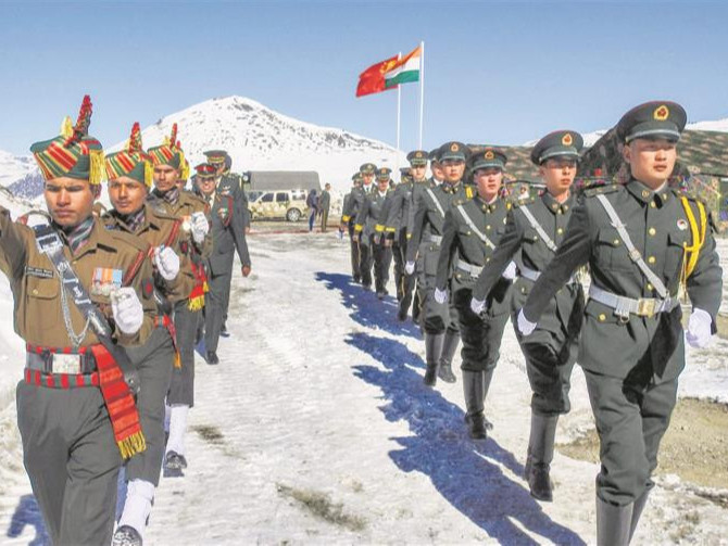 Энэтхэг, Хятад улсууд маргаантай хилийн бүсээс цэрэг, зэвсэгээ татаж дуусжээ
