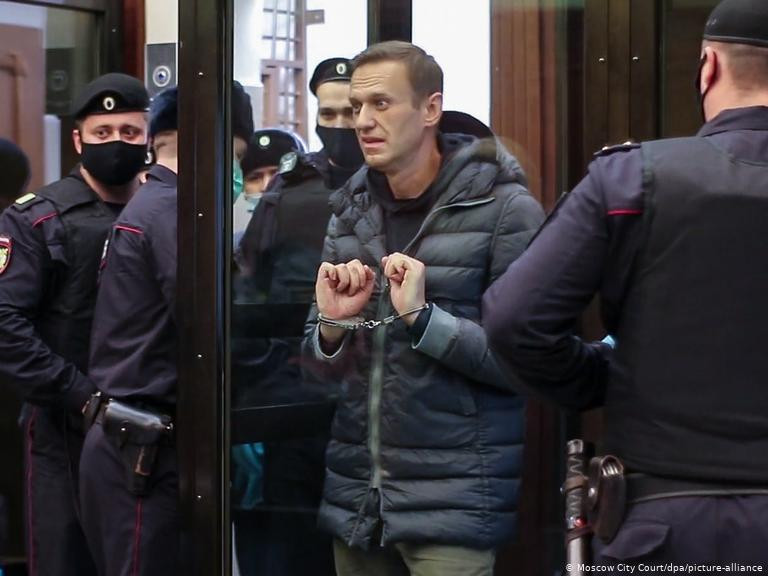 Өлсгөлөн зарлаад байсан А.Навальныйгийн хөл, гар нь мэдээгүй болж байна гэв