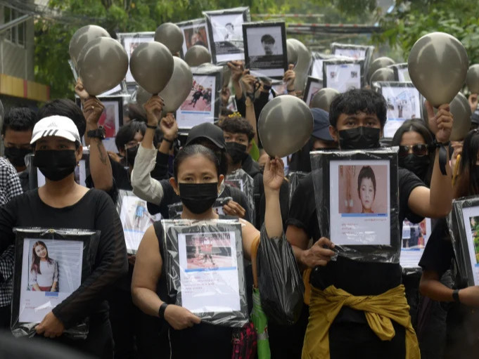 ВИДЕО: Мьянмарын Баго хотод болсон жагсаалын үеэр 80 гаруй хүн амиа алджээ