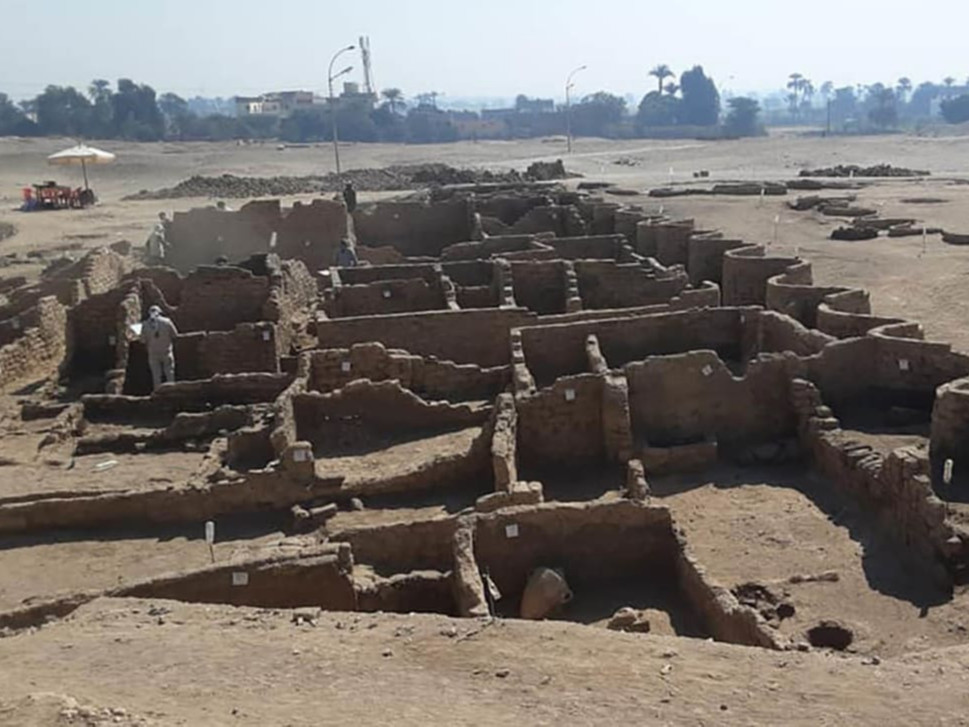 Археологичид эртний Египетийн хамгийн том хотыг элсэн доороос илрүүлжээ