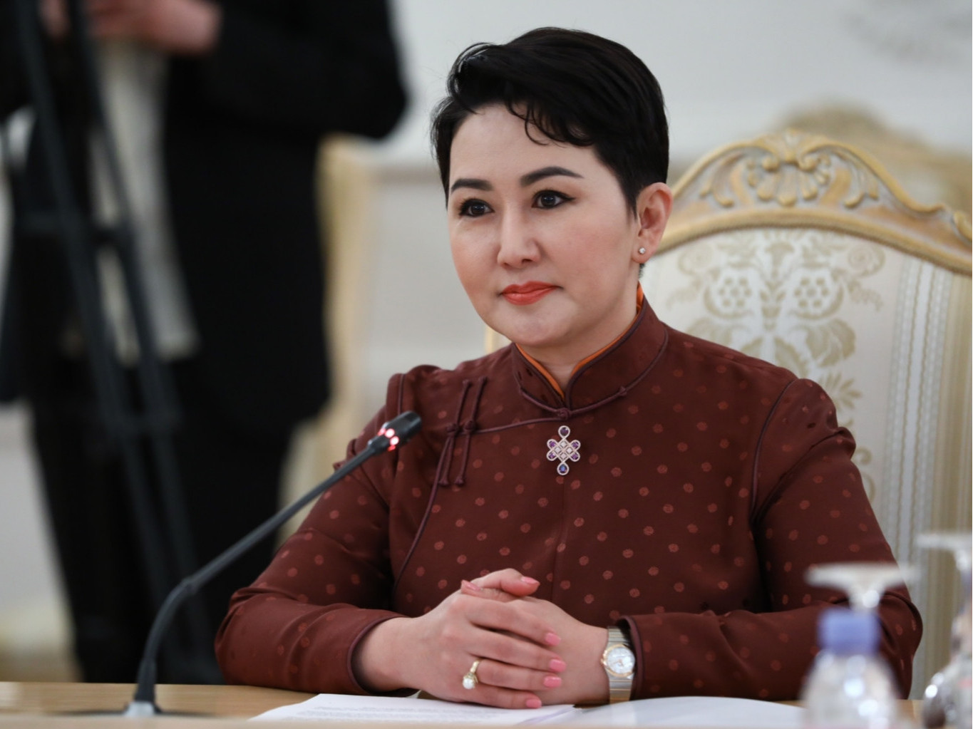 Б.Батцэцэг сайдын айлчлалын үеэр Төрийн ордон, Чойжин ламын сүмийн дунд оршдог газрыг ОХУ-д өгөх тухай яригдсан уу 
