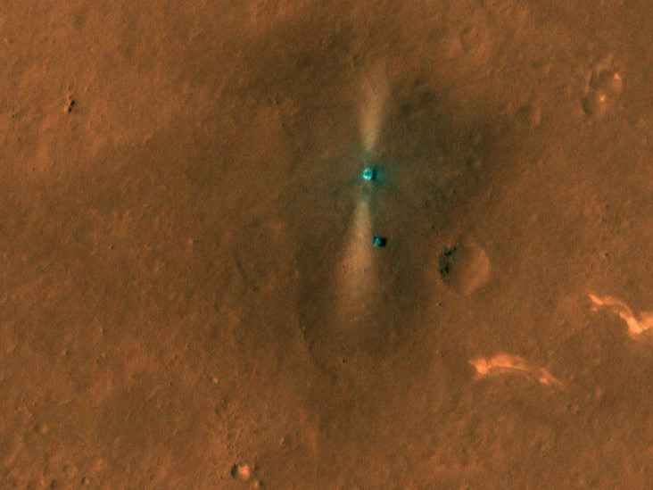 Ангараг гарагт байрлах Хятадын роботын зургийг АНУ-ын хөлөг тойрог замаас авсан байна
