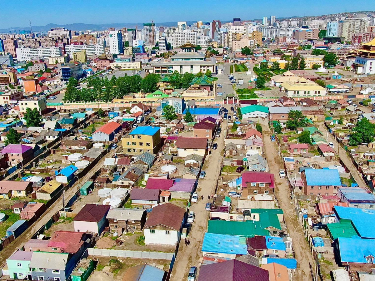 Гандан орчмын айлуудын нүхэн жорлонд ашигтай бактери хийж байна