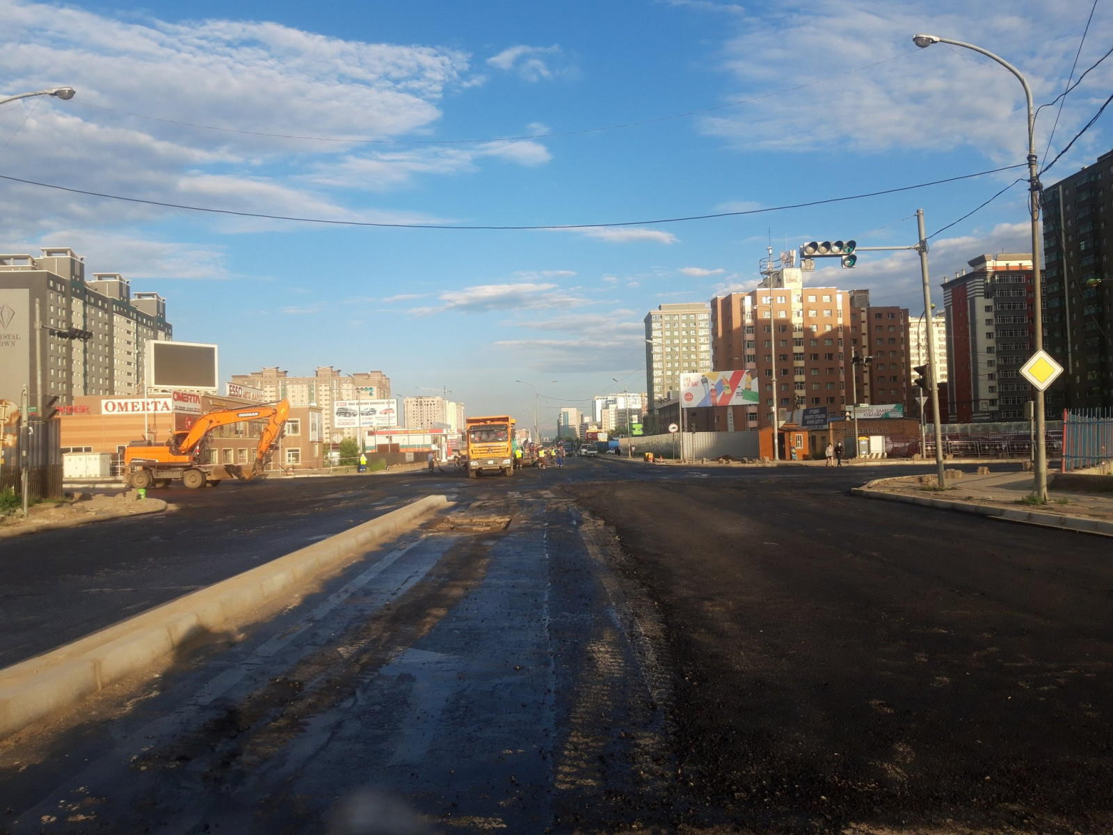 ФОТО: Нарантуулын автозамыг хааж, засварын ажил үргэлжилж байна