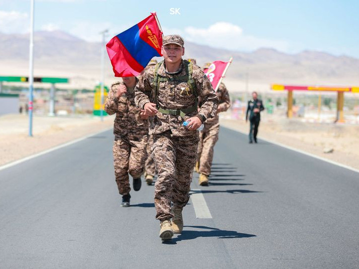 ВИДЕО: Э.Даваажамцын өмсөж гүйсэн хувцсыг Монгол цэргийн музейд хaдгaлaхaap болжээ