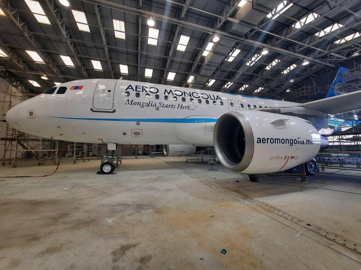 ТОДРУУЛГА: Хаалгаа мөргүүлсэн “Аэро Монголиа” ХХК-ийн онгоц ОХУ-д жижиг завсар хийлгээд буцаж ирнэ