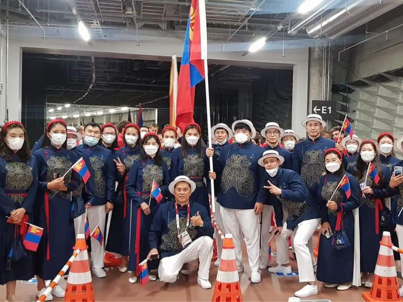 Монголын баг тамирчид олимпийн нээлтийн ёслолын үйл ажиллагаанд орж ирлээ