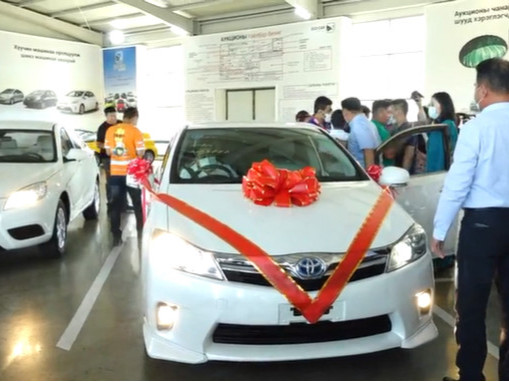 Саид Моллай ''Эко кар ХХК''-аас ''Toyota Sai'' маркийн авто машинийг сонгон авлаа