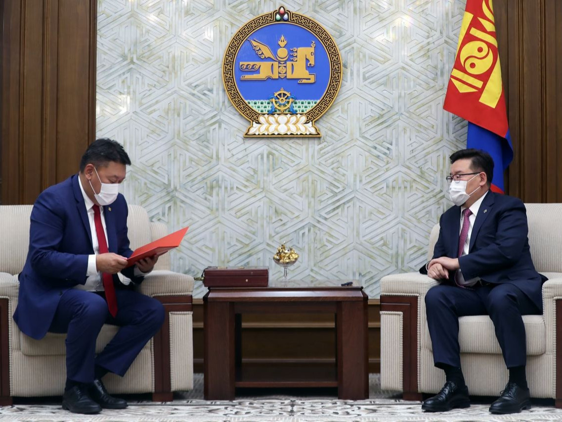 Монгол Улсын 2022 оны нэгдсэн төсвийн тухай хуулийн төслийг өргөн барилаа
