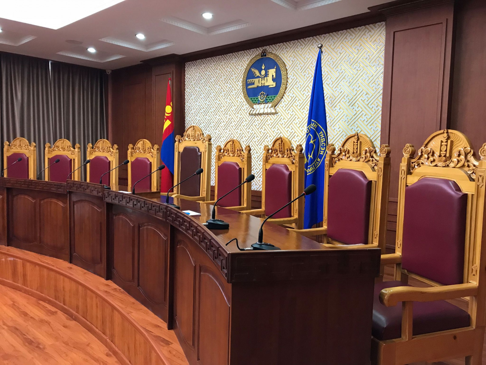 Үндсэн хуулийн цэцийн Их суудлын хуралдаан болно
