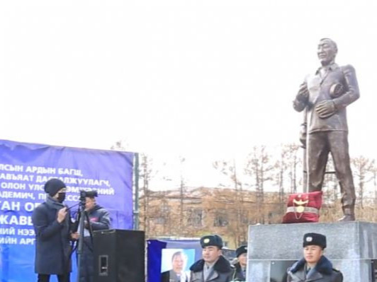 Д.Банди агсны хөшөөг Булган аймагт босголоо