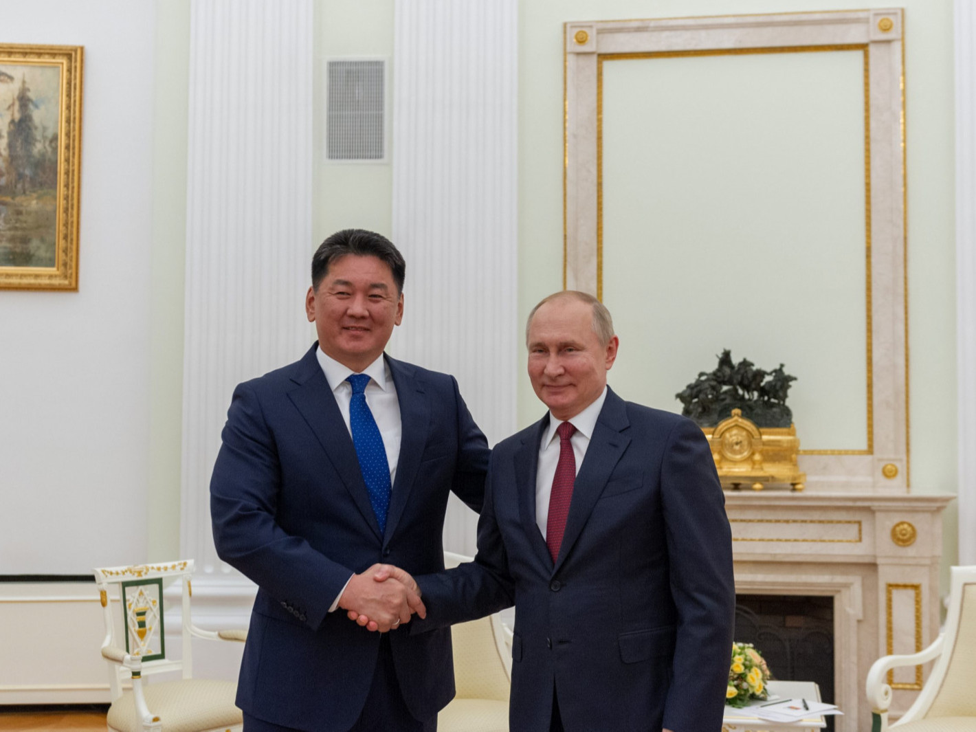 Ерөнхийлөгч У.Хүрэлсүх, ОХУ-ын Ерөнхийлөгч В.В.Путин нарын ганцаарчилсан уулзалт эхэллээ