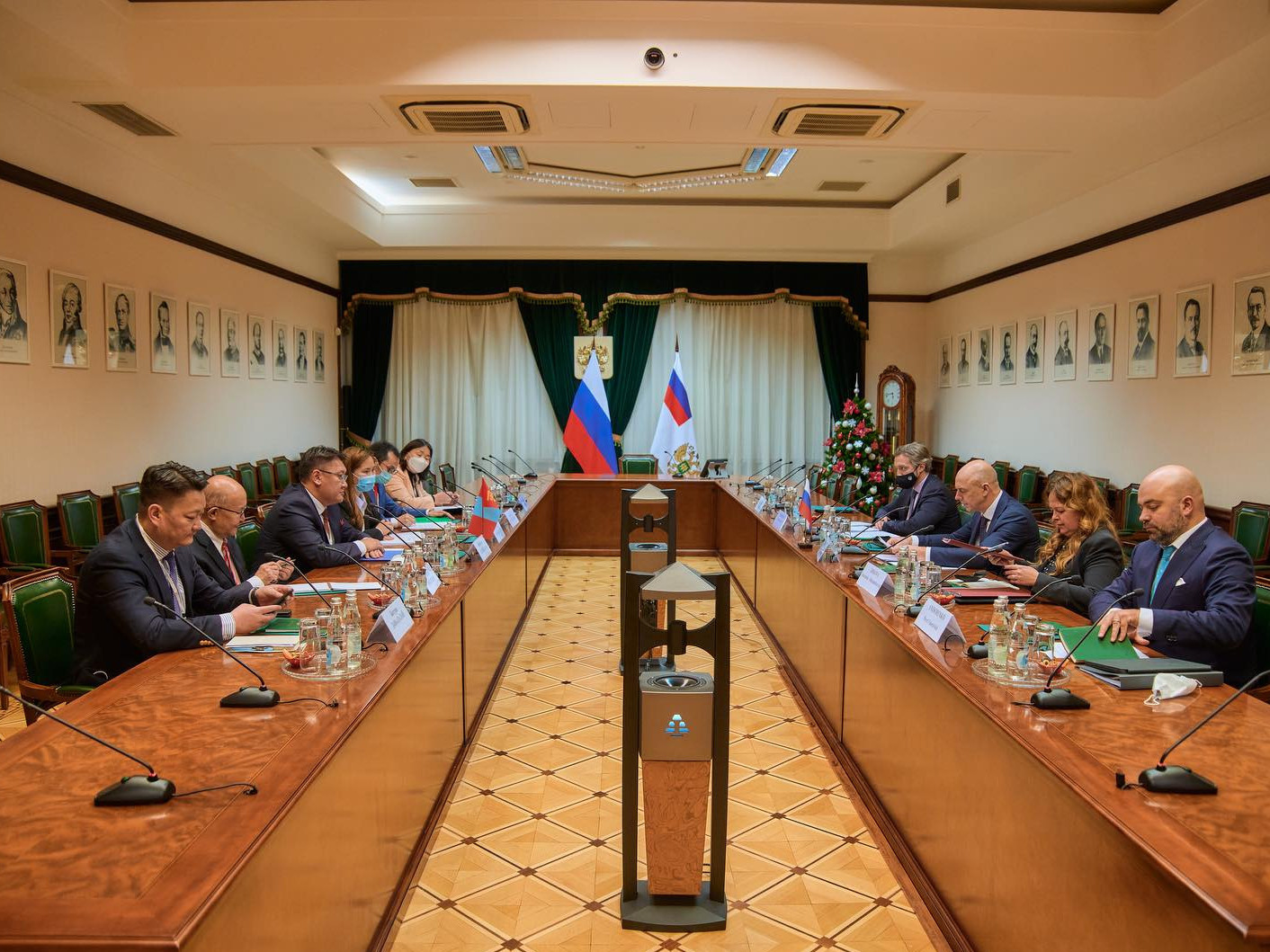 Монгол, Оросын Сангийн сайд нар "Улаанбаатар төмөр зам" нийгэмлэгийн талаар санал солилцжээ