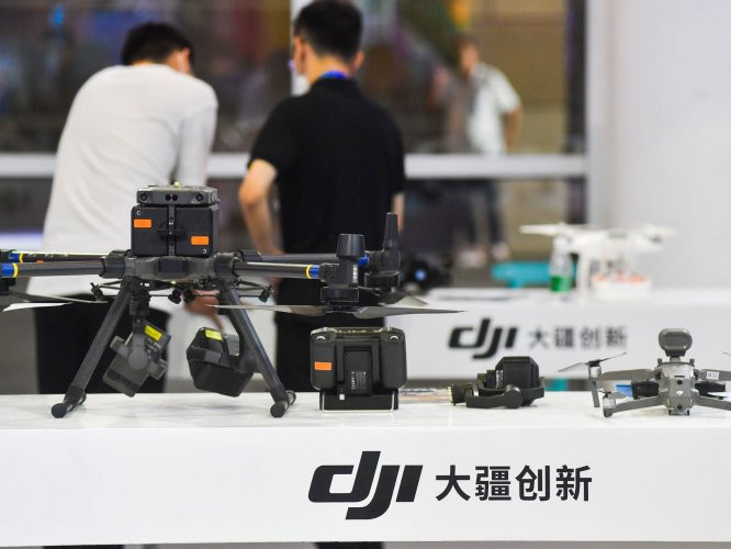 АНУ дрон үйлдвэрлэгч "DJI" болон БНХАУ-ын өөр долоон компанийг хар жагсаалтад оруулжээ