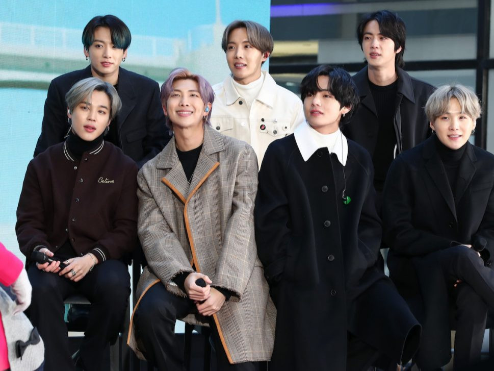 БНСУ-ын алдарт BTS хамтлагийн гурван гишүүн коронавирусийн халдвар авчээ