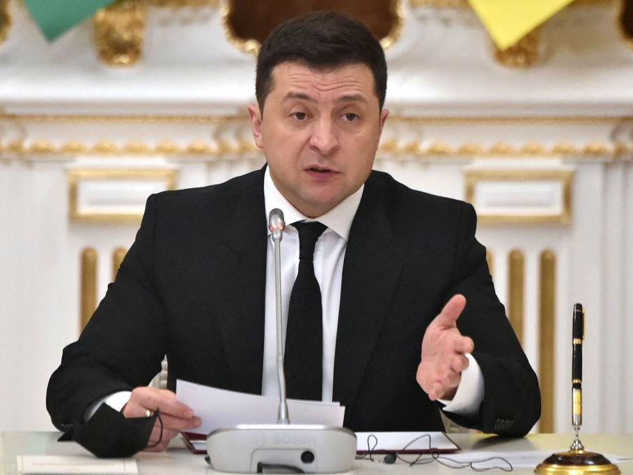 Украины Ерөнхийлөгч "ОХУ цэргээ төвлөрүүлж биднийг зүгээр л айлгаж байгаа юм" гэж мэдэгдэв