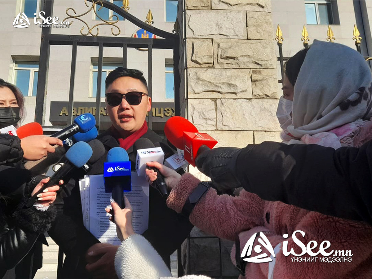 Сэтгүүлч С.Будрагчаа Монгол-Оросын хамтарсан III сургуулийн захирал Ж.Соронзонг АТГ-т шалгуулахаар хандлаа 
