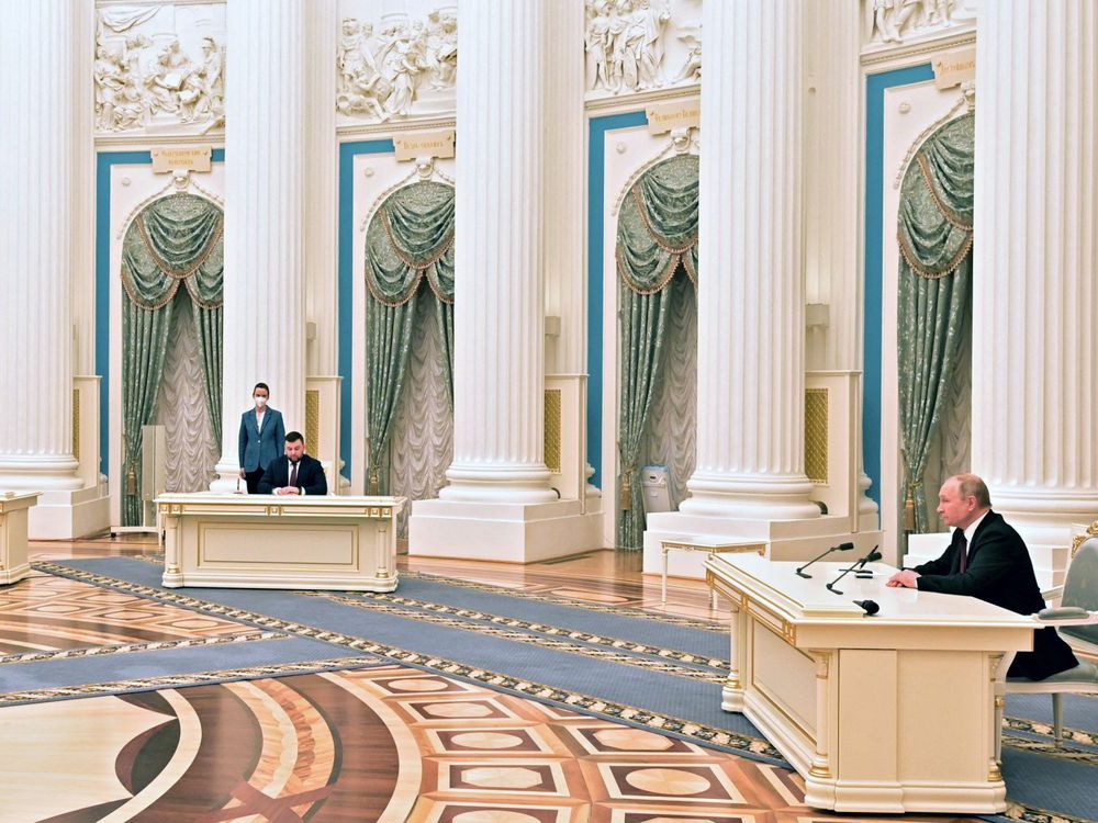 Украины зүүн хэсэгт цэрэг оруулах тушаалыг В.Путин өгч, зарим орнууд ОХУ-ын эсрэг ХАТУУ хориг арга хэмжээ авч эхэллээ