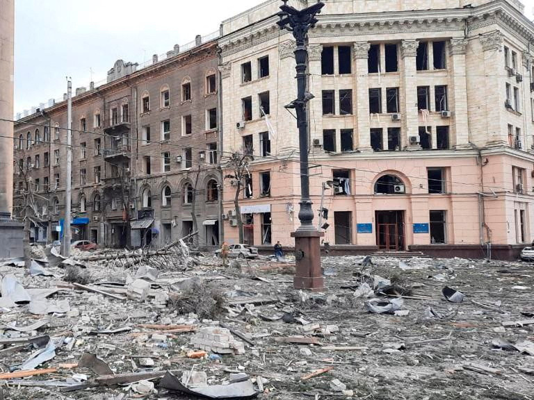 ВИДЕО: Харьков хотын “Нутгийн захиргааны байр”-ыг пуужингаар харважээ