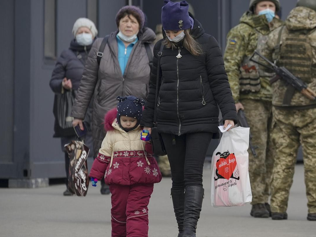 Их Британи өөрийн иргэдээ Оросоос гарах талаар бодохыг уриалж