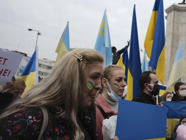 ВИДЕО: Украины Гадаад хэргийн сайд “зарим хотод Оросын эсрэг жагсаал болж байгаа”-г сайшаав