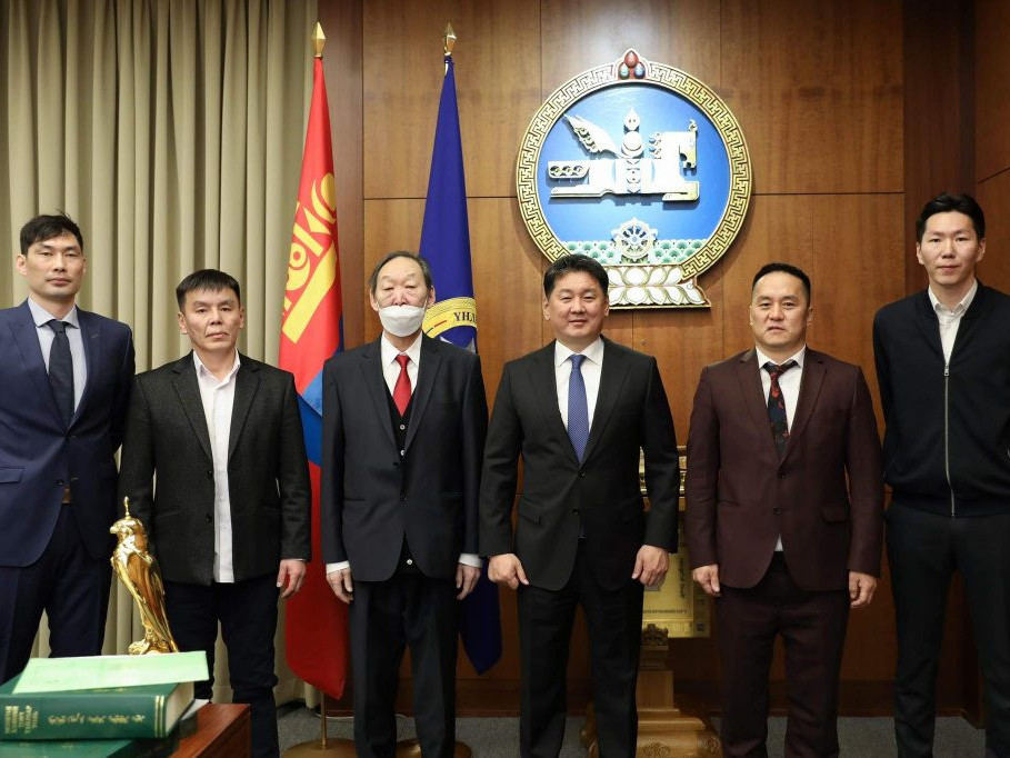 Монголын сагсан бөмбөгийн холбоод нэгдэж ажиллахаа Ерөнхийлөгч У.Хүрэлсүхэд илэрхийллээ 